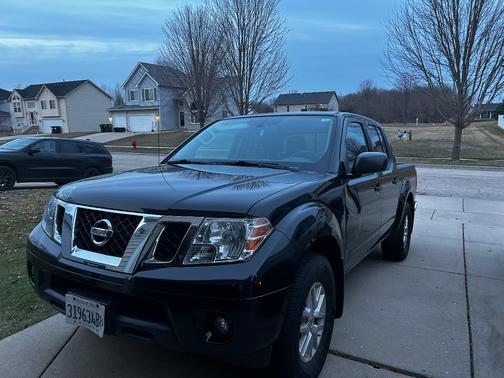 Black 2020 Nissan Frontier SV