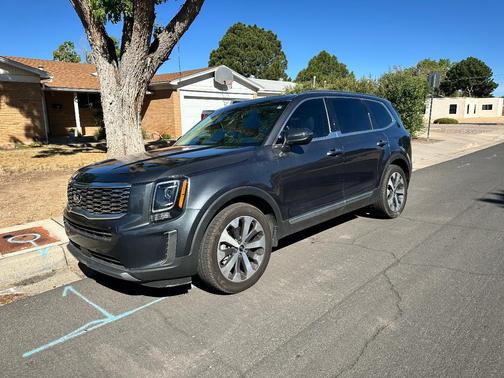 Silver 2020 Kia Telluride S