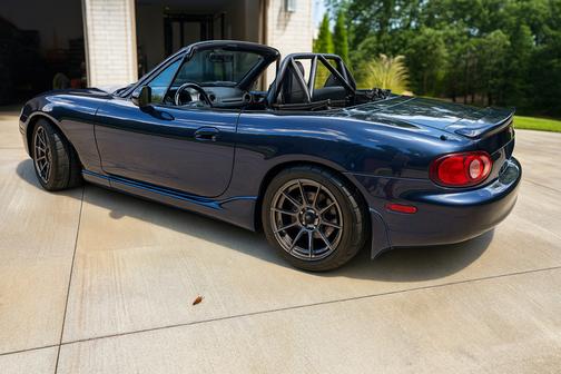 2002 Mazda MX-5 Miata Base