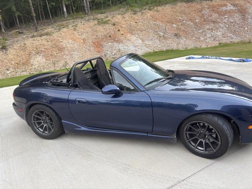 2002 Mazda MX-5 Miata Base