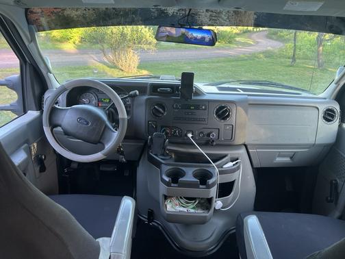 2012 Ford E350 Super Duty Cargo