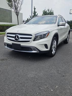 White 2017 Mercedes-Benz GLA 250 4MATIC