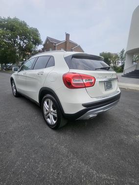 White 2017 Mercedes-Benz GLA 250 4MATIC
