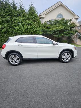 White 2017 Mercedes-Benz GLA 250 4MATIC