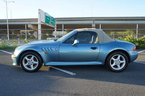 Blue 1998 BMW Z3 2.8 Roadster
