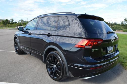 Black 2021 Volkswagen Tiguan 2.0T SE R-Line Black