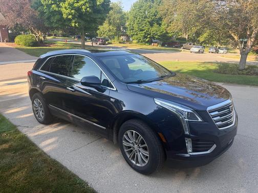 Blue 2017 Cadillac XT5 Luxury