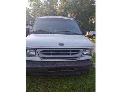 2002 Ford E150 Base