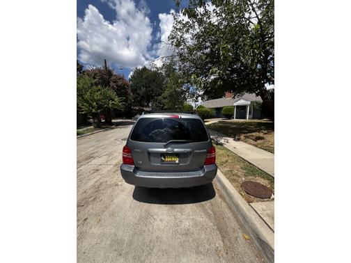 2003 Toyota Highlander Base