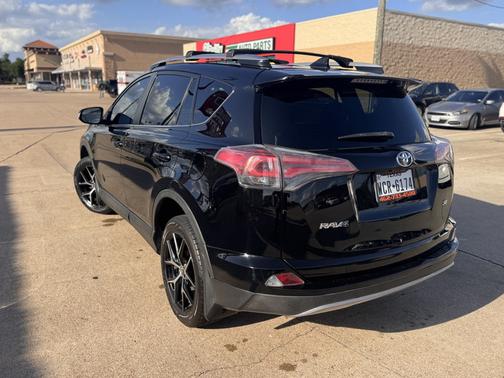 2017 Toyota RAV4 SE