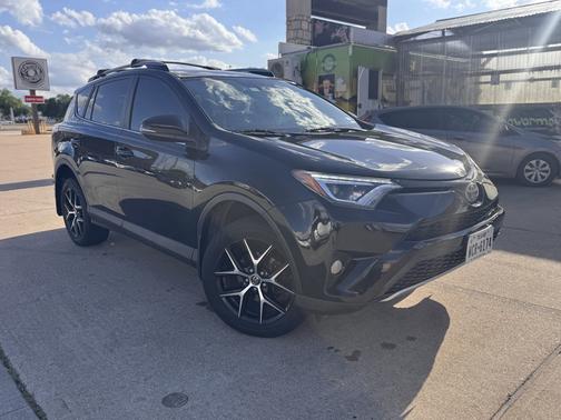 2017 Toyota RAV4 SE