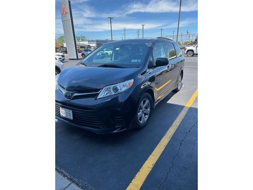 2020 Toyota Sienna LE