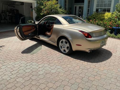 Gold 2004 Lexus SC 430 Base