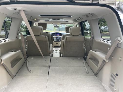 2013 Nissan Quest LE