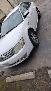 White 2008 Ford Taurus SEL