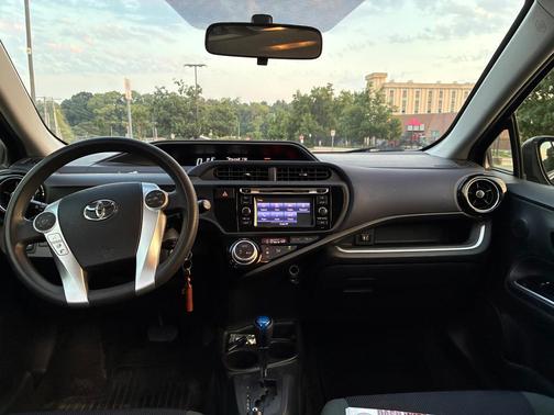 Black 2016 Toyota Prius c One
