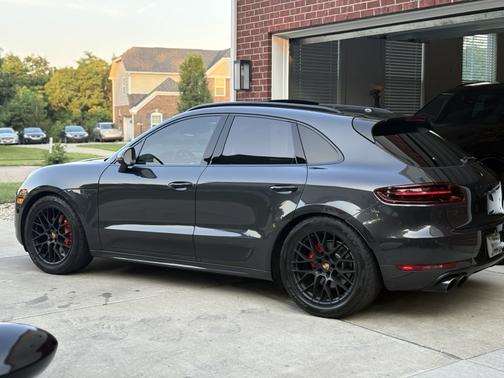 Gray 2018 Porsche Macan Macan GTS