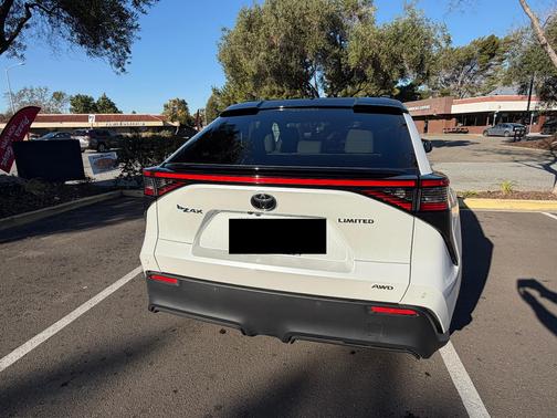 2023 Toyota bZ4X Limited