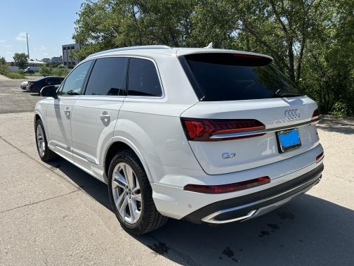 2023 Audi Q7 55 Premium