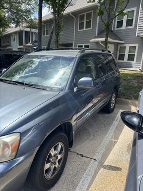 Blue 2005 Toyota Highlander Base