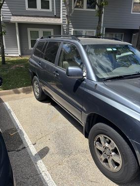 Blue 2005 Toyota Highlander Base