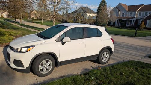 White 2019 Chevrolet Trax LS