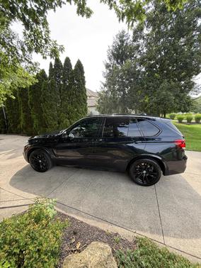 Black 2018 BMW X5 xDrive50i