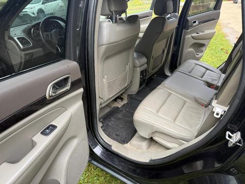 Black 2012 Jeep Grand Cherokee Laredo