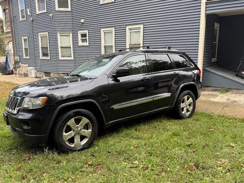 Black 2012 Jeep Grand Cherokee Laredo