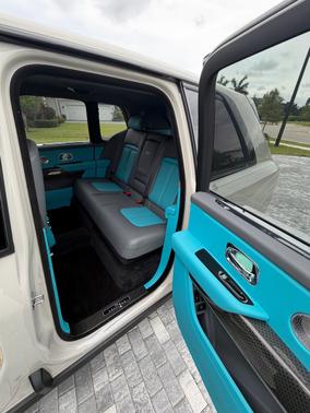 Gray 2022 Rolls-Royce Cullinan Black Badge