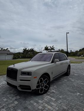 Gray 2022 Rolls-Royce Cullinan Black Badge
