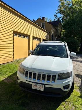 White 2015 Jeep Compass Latitude