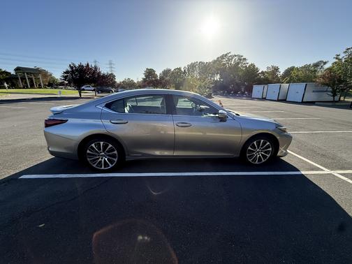 Silver 2019 Lexus ES 300h Luxury