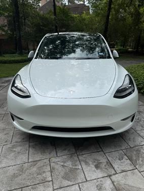 White 2023 Tesla Model Y Long Range