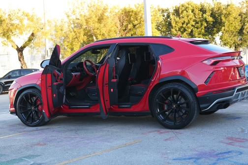 2019 Lamborghini Urus Base