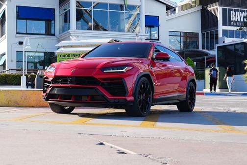 2019 Lamborghini Urus Base