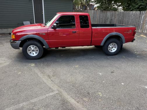 Red 2003 Ford Ranger XLT SuperCab