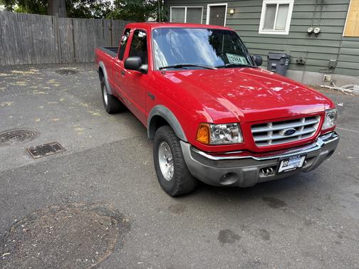 Red 2003 Ford Ranger XLT SuperCab