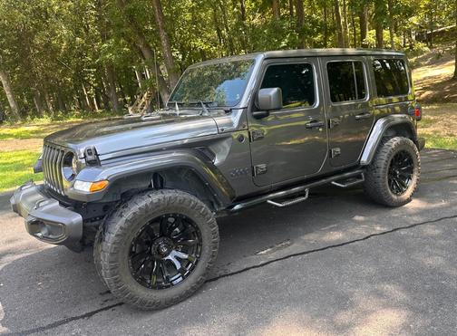 Gray 2022 Jeep Wrangler Unlimited Sahara Altitude
