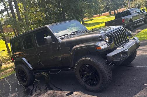 Gray 2022 Jeep Wrangler Unlimited Sahara Altitude