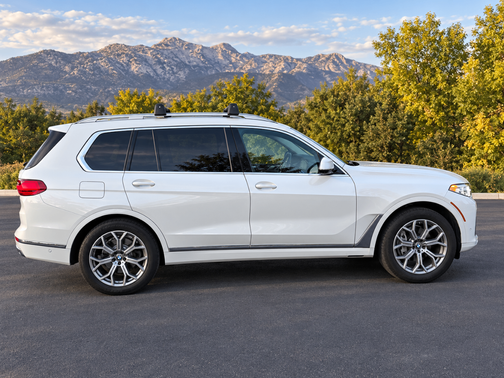 White 2019 BMW X7 xDrive40i