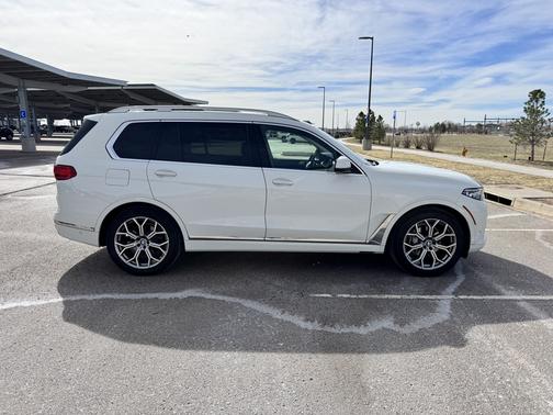 White 2020 BMW X7 xDrive40i