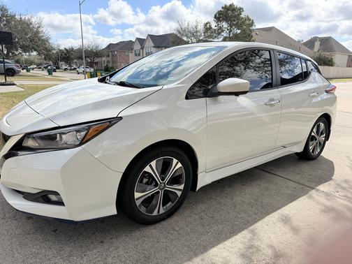 2022 Nissan Leaf SV PLUS