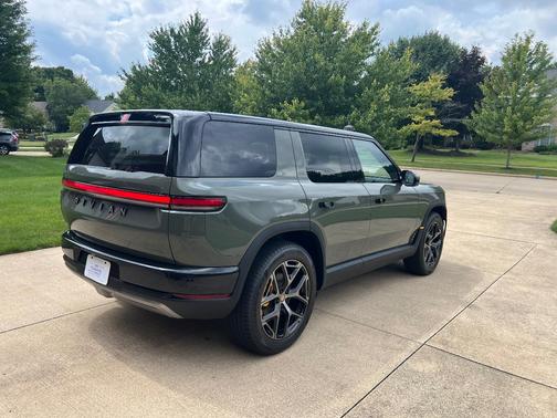Green 2027 Rivian R2 Performance
