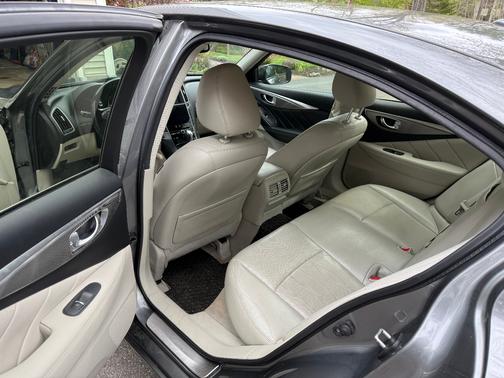 Silver 2015 INFINITI Q50 Premium
