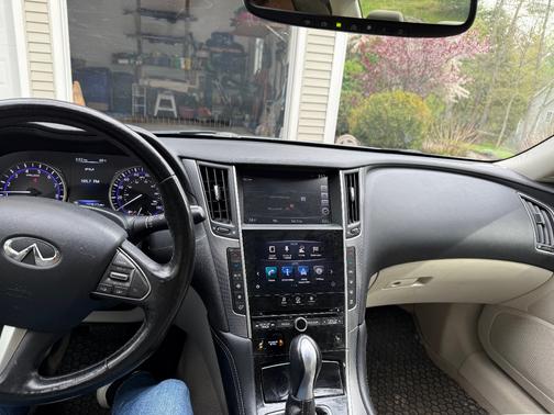 Silver 2015 INFINITI Q50 Premium