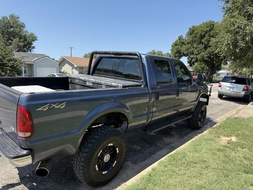 2004 Ford F-250 Lariat Crew Cab Super Duty