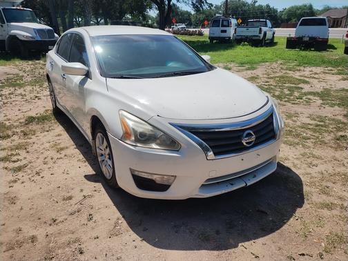 White 2015 Nissan Altima 2.5 S