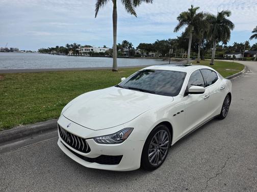 2018 Maserati Ghibli Base