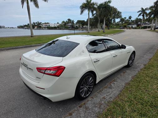 2018 Maserati Ghibli Base